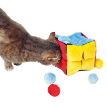 Игрушка для кота Trixie куб меховой с мятой и шариком14*14*14см