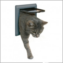 Врезная дверь для котов Trixie Classic, двухсторонняя, 14,7х15,8 см 38602 серая